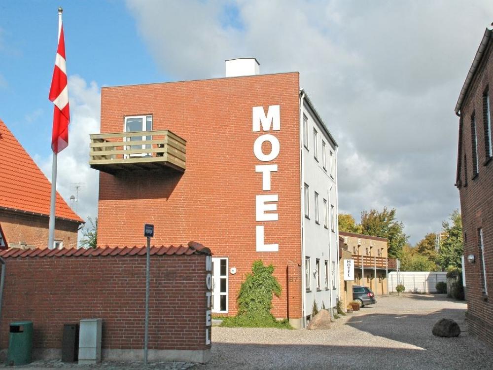 Motel Apartments
