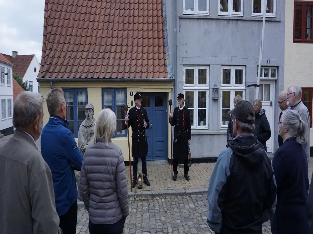 On tour with the night watchmen in Aabenraa’s streets at Christmas