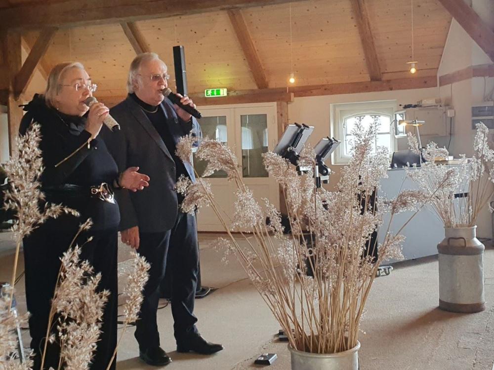 Dancing, singalong, food and coffee with duo Agnethe and Poul Henning